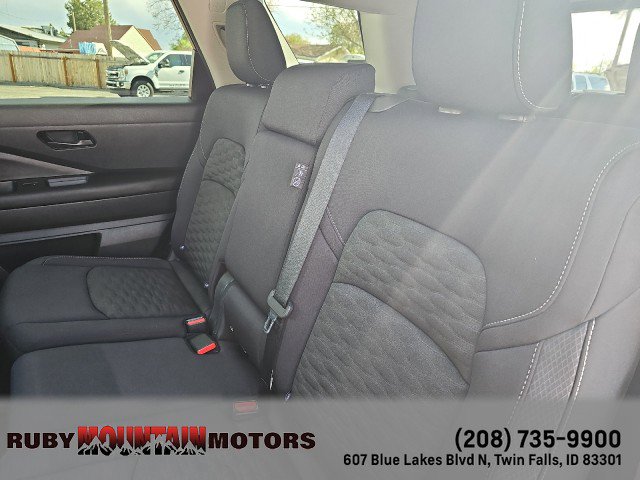 Used 2024 Nissan Pathfinder SV w/ Cargo Package AWD/4WD image 25