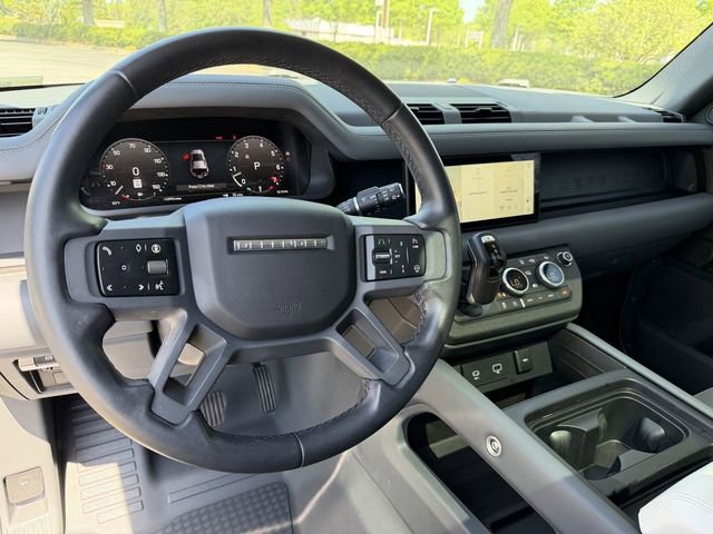 Used 2024 Land Rover Defender 110 X-Dynamic SE image 18
