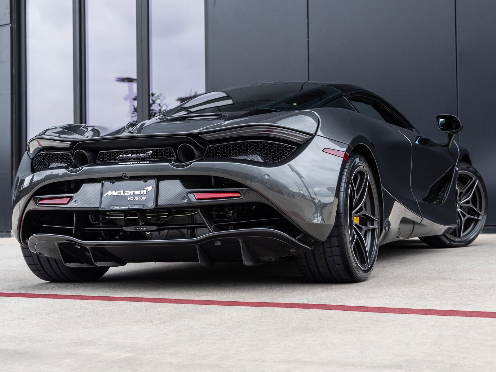 Used 2019 McLaren 720S image 9