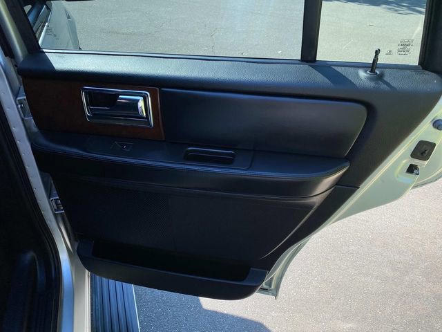 Used 2016 Lincoln Navigator Select RWD image 33