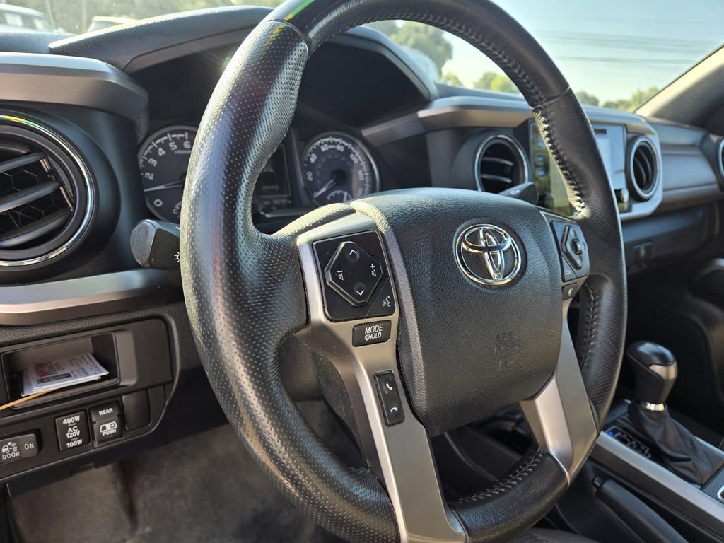 Used 2017 Toyota Tacoma Limited AWD/4WD image 14
