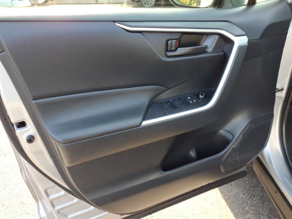 Used 2020 Toyota RAV4 LE w/ All Weather Liner Package AWD/4WD image 9