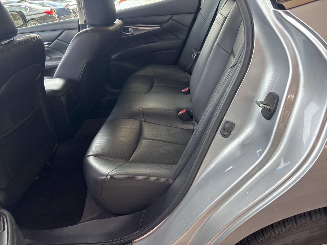 Used 2015 INFINITI Q70 3.7 image 10