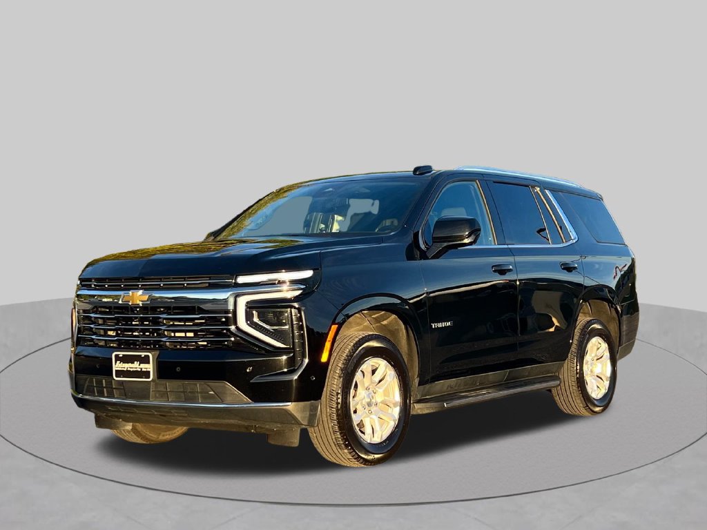 Used 2025 Chevrolet Tahoe LT AWD/4WD image 2