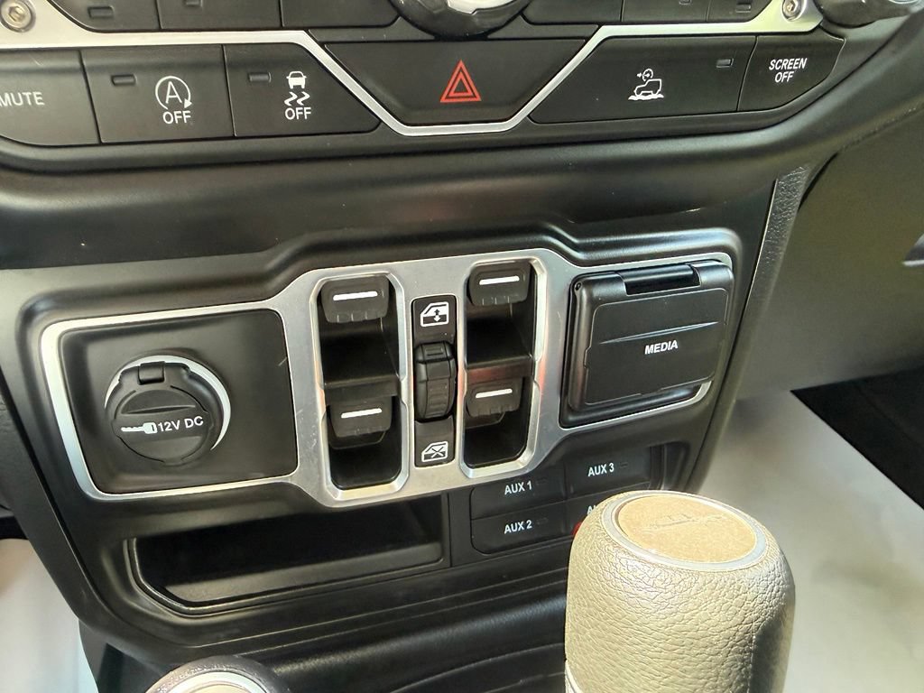 Used 2023 Jeep Gladiator Sport AWD/4WD image 22