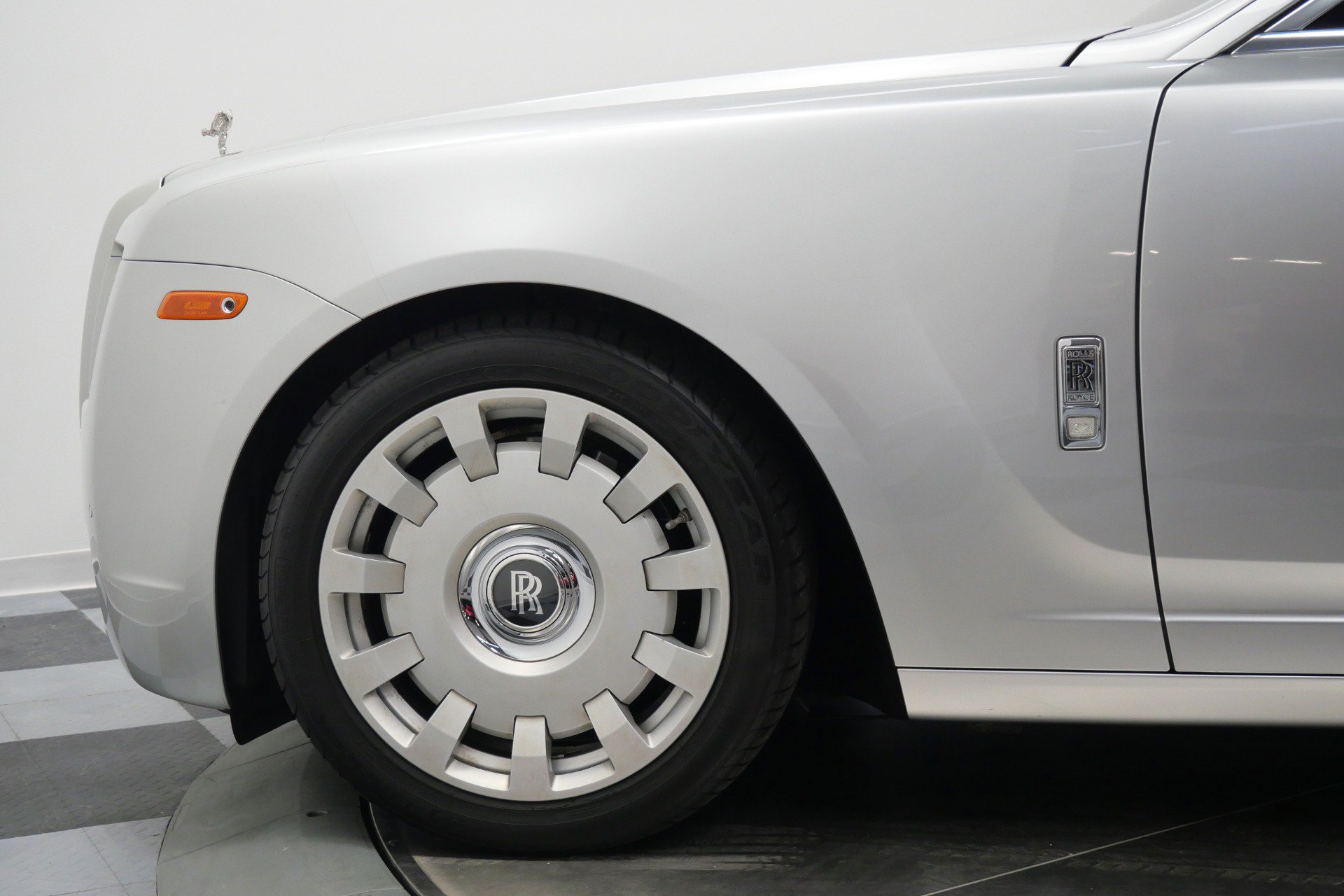 Used 2013 Rolls-Royce Ghost RWD image 50