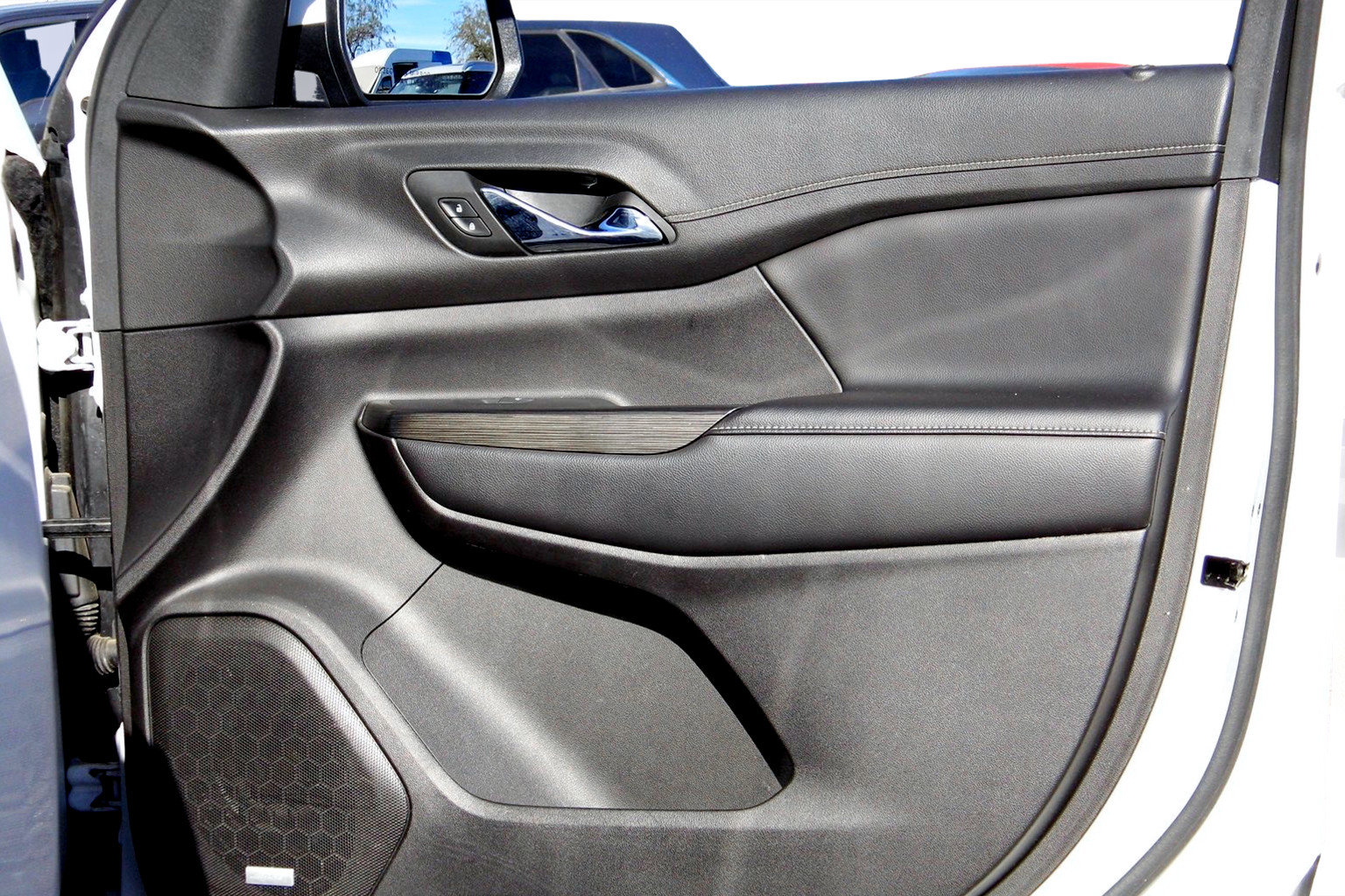 Used 2023 GMC Acadia SLT image 23