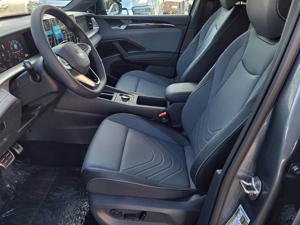New 2026 Volkswagen Tiguan SE R-Line AWD/4WD image 7