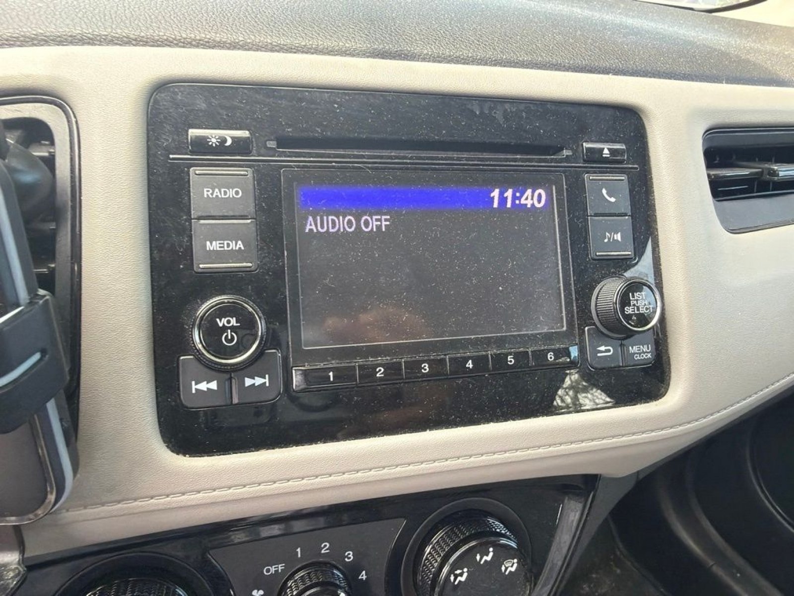 Used 2022 Honda HR-V LX image 24