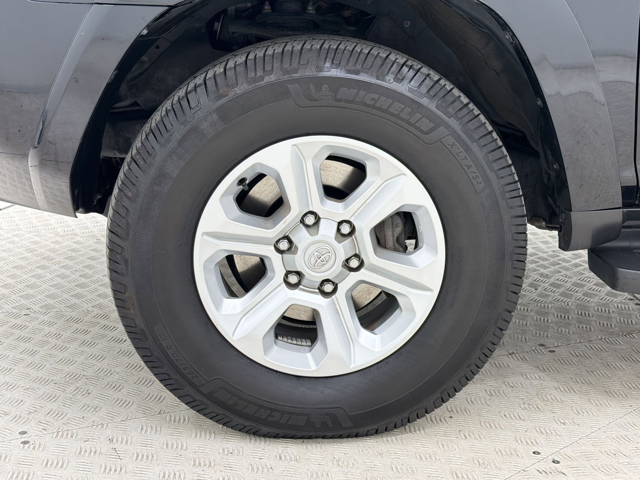 Used 2022 Toyota 4Runner SR5 AWD/4WD image 12