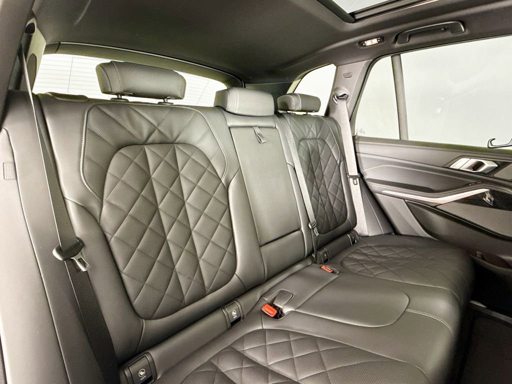 Used 2024 BMW X5 sDrive40i w/ M Sport Package image 15