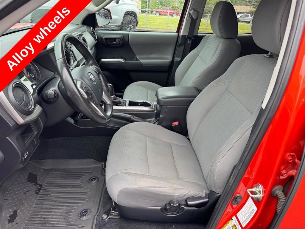 Used 2017 Toyota Tacoma SR5 w/ Tow Package AWD/4WD image 13
