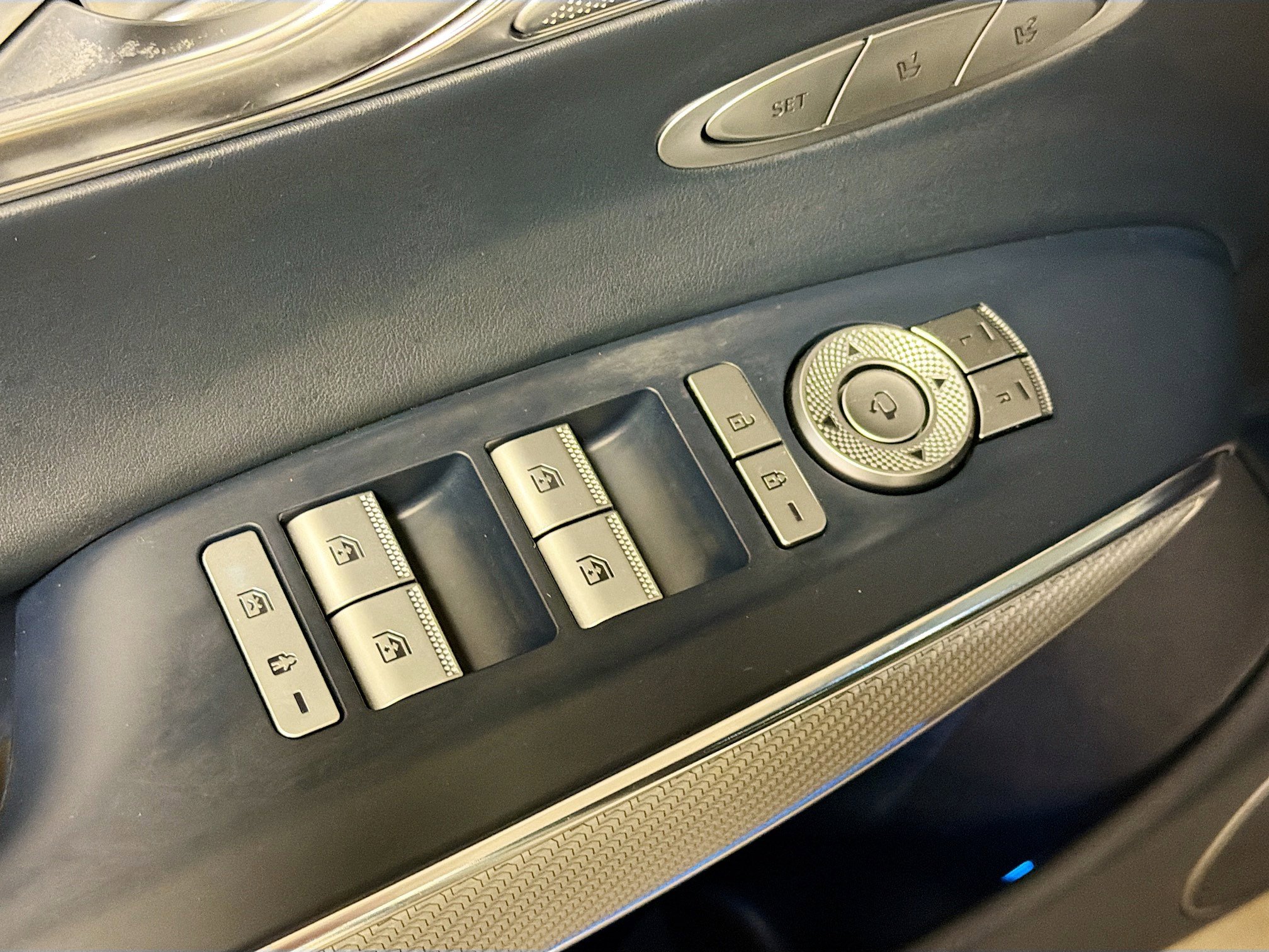 Used 2023 Genesis GV70 2.5T w/ Sport Prestige Package image 15