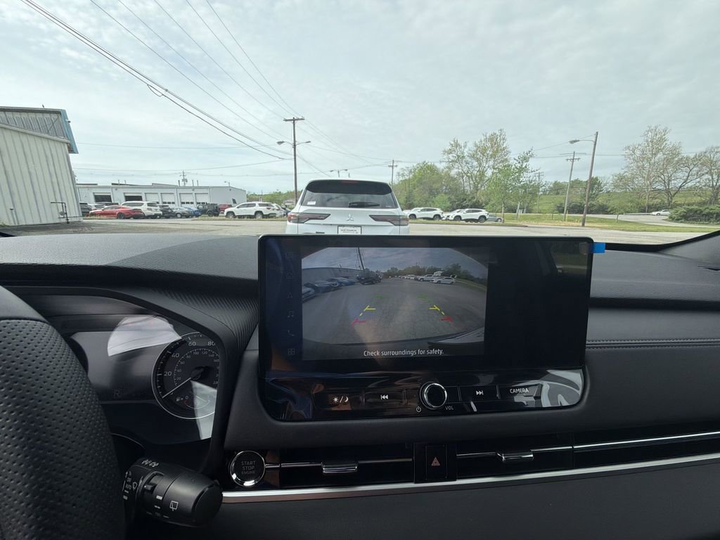 New 2026 Mitsubishi Outlander LE AWD/4WD image 17