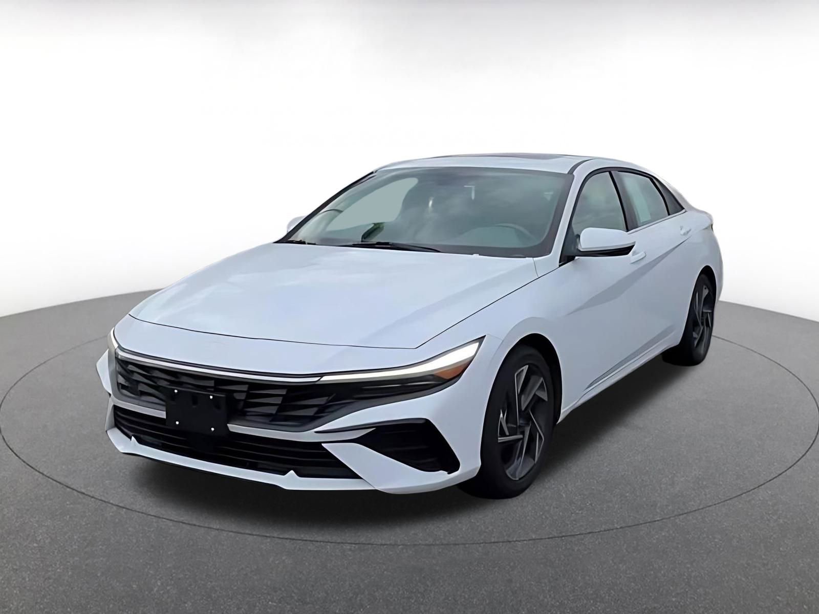 Used 2025 Hyundai Elantra SEL image 7