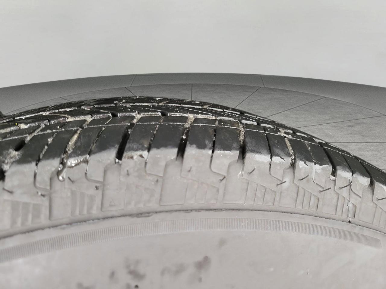 Used 2025 Chevrolet Traverse LT w/ LPO, Floor Liner Package image 5