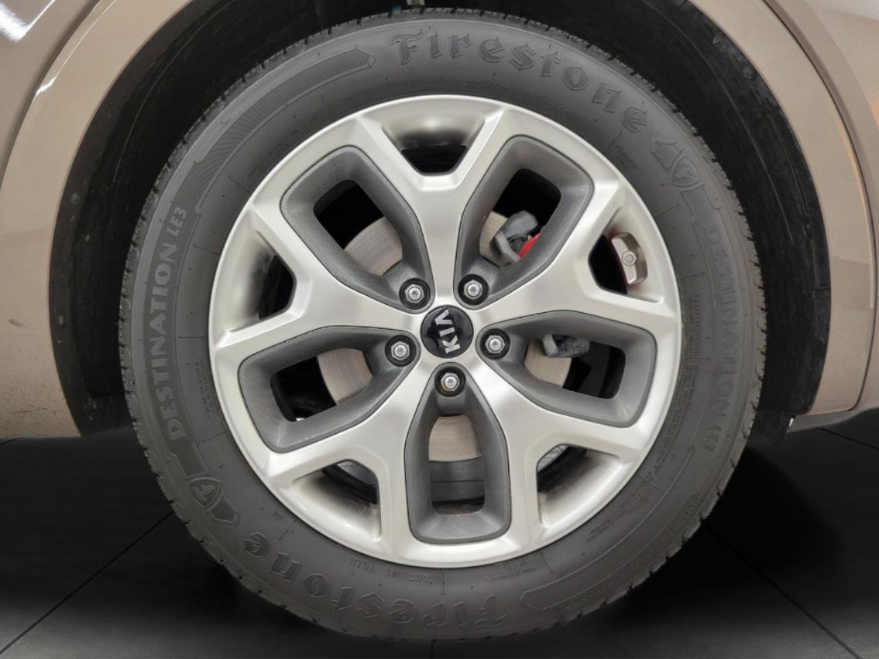 Used 2019 Kia Sorento SX w/ SX Touring Package image 3