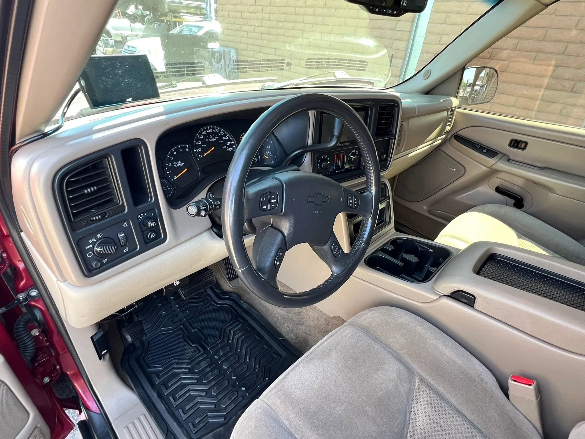 Used 2005 Chevrolet Tahoe LS RWD image 13