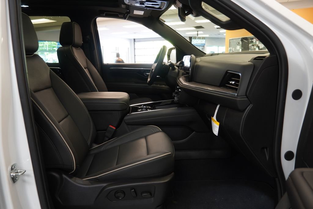 New 2025 Chevrolet Tahoe Premier w/ Sun And Tow Package AWD/4WD image 41
