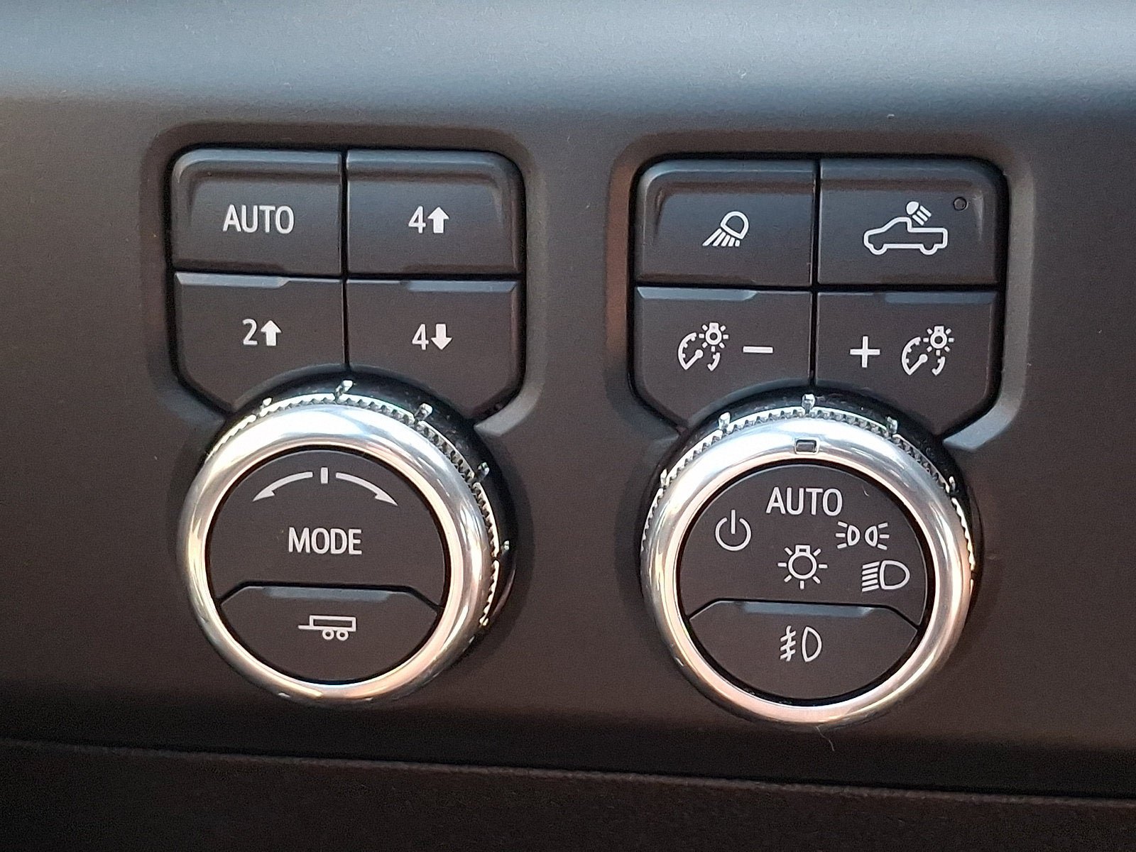 Used 2025 GMC Sierra 2500 AT4 w/ AT4 Premium Plus Package AWD/4WD image 23