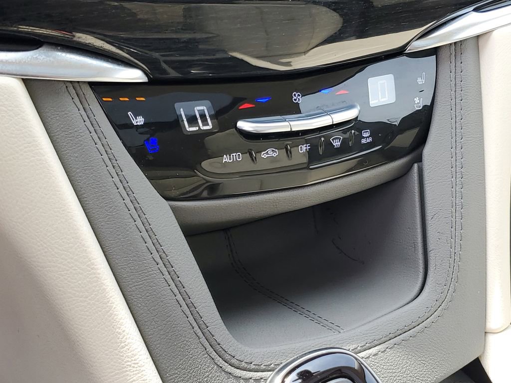 Used 2025 Cadillac XT6 Premium Luxury w/ LPO, Floor Liner Package AWD/4WD image 17