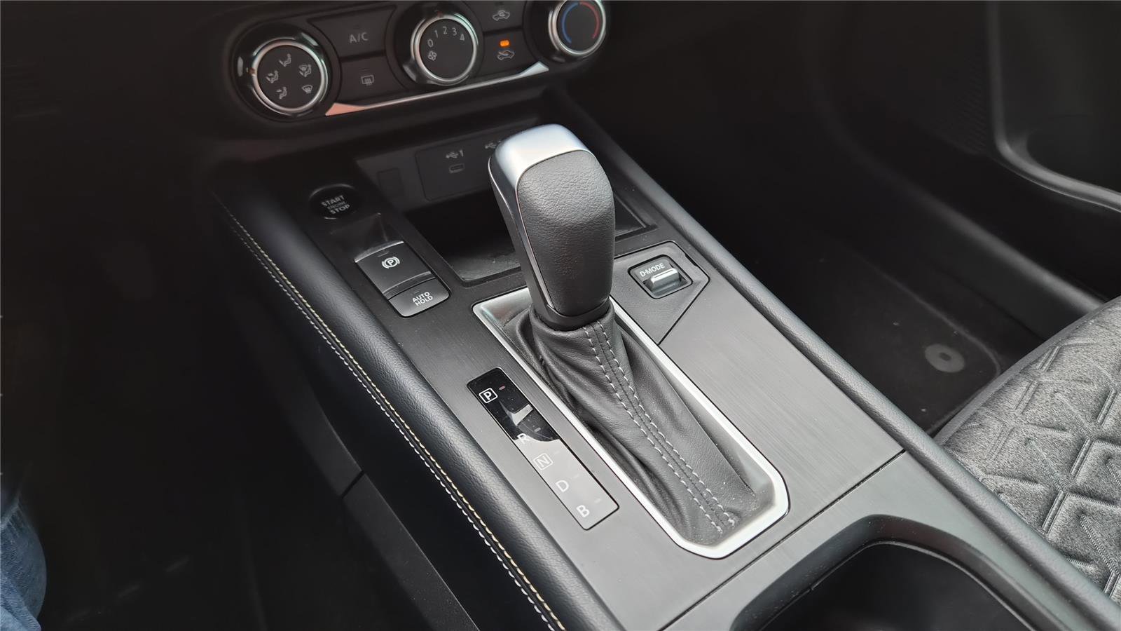 Used 2025 Nissan Kicks SV w/ Charging Package image 20