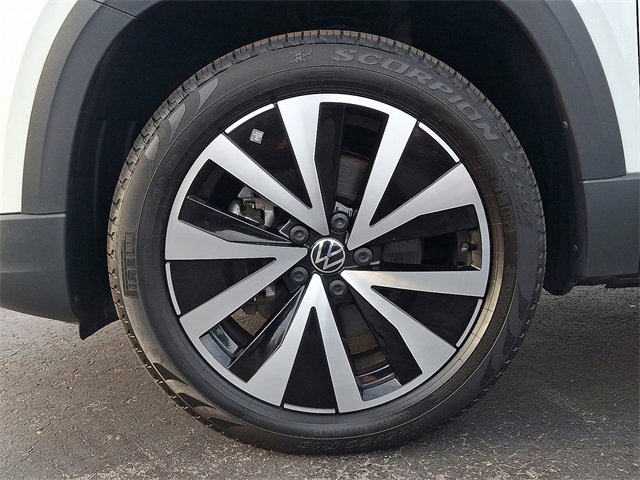 Used 2023 Volkswagen Taos SE image 8