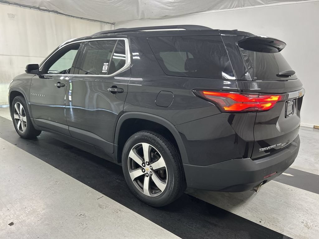 Used 2022 Chevrolet Traverse LT w/ LT Premium Package AWD/4WD image 7