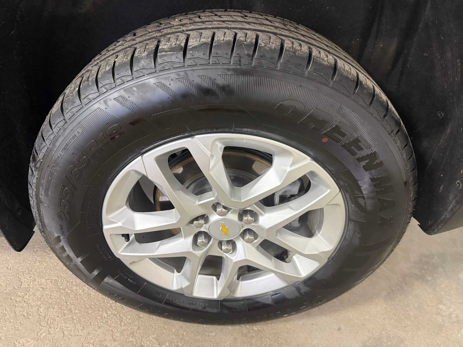 Used 2022 Chevrolet Traverse LS FWD image 9