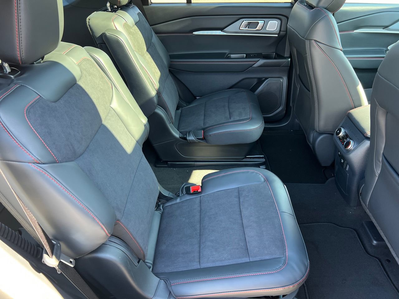 New 2026 Ford Explorer ST w/ Sun And Sound Package image 42