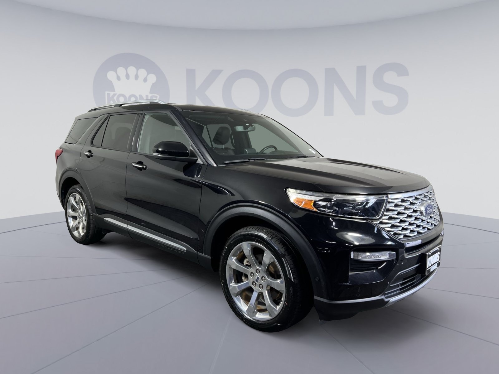 Used 2020 Ford Explorer Platinum w/ Premium Technology Package AWD/4WD image 2