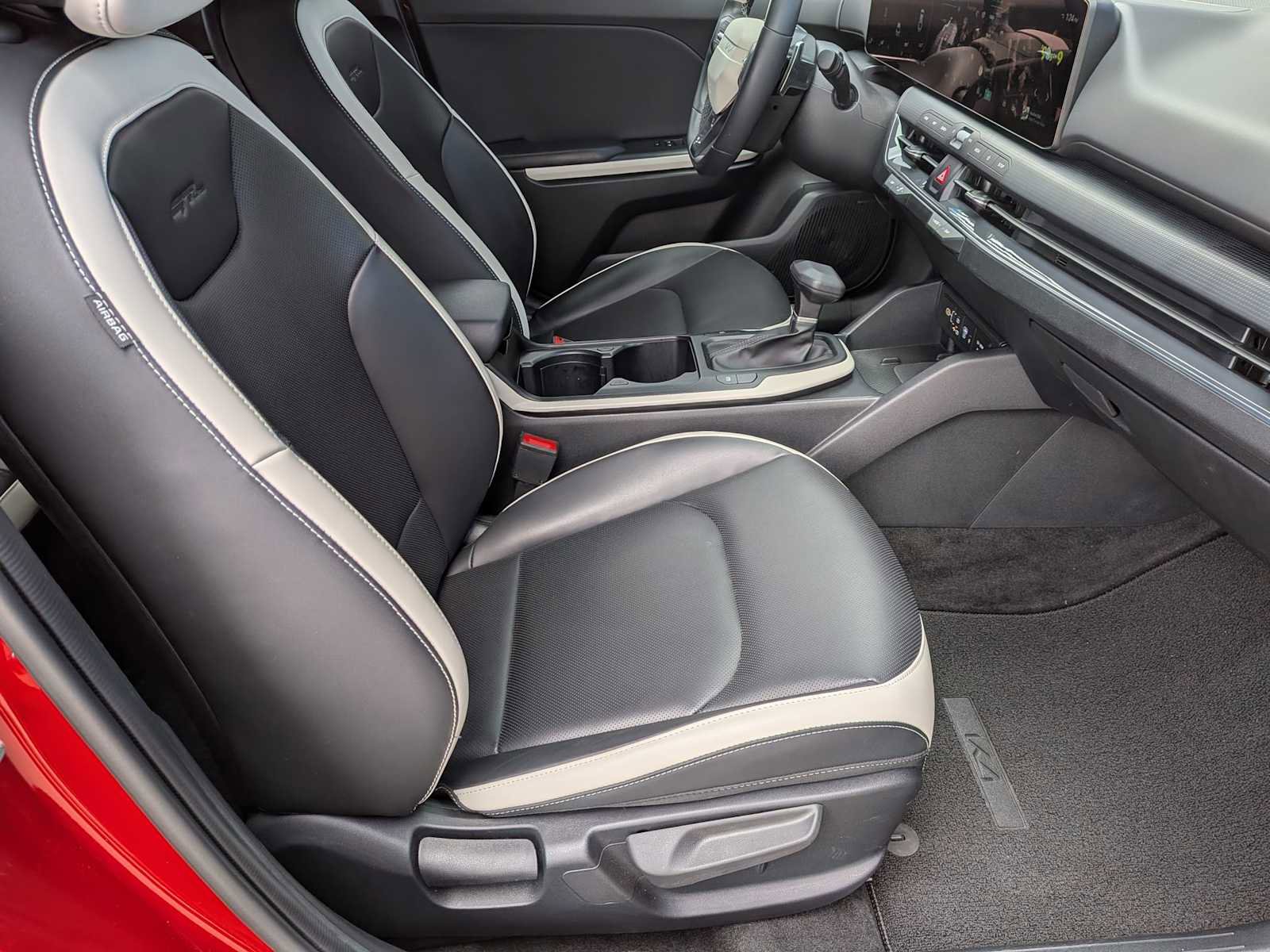 Used 2025 Kia K4 GT-Line w/ GT-Line Premium Package FWD image 19