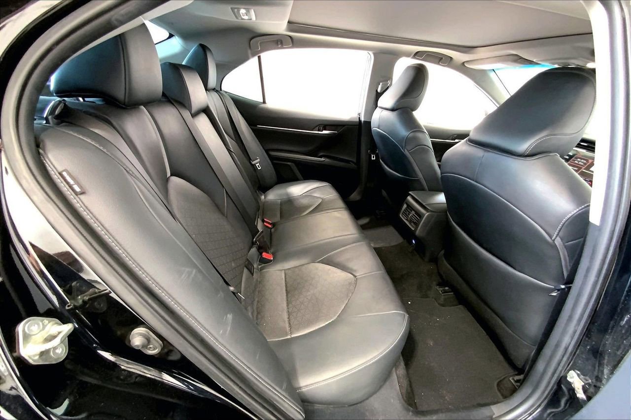 Used 2020 Toyota Camry XSE image 25