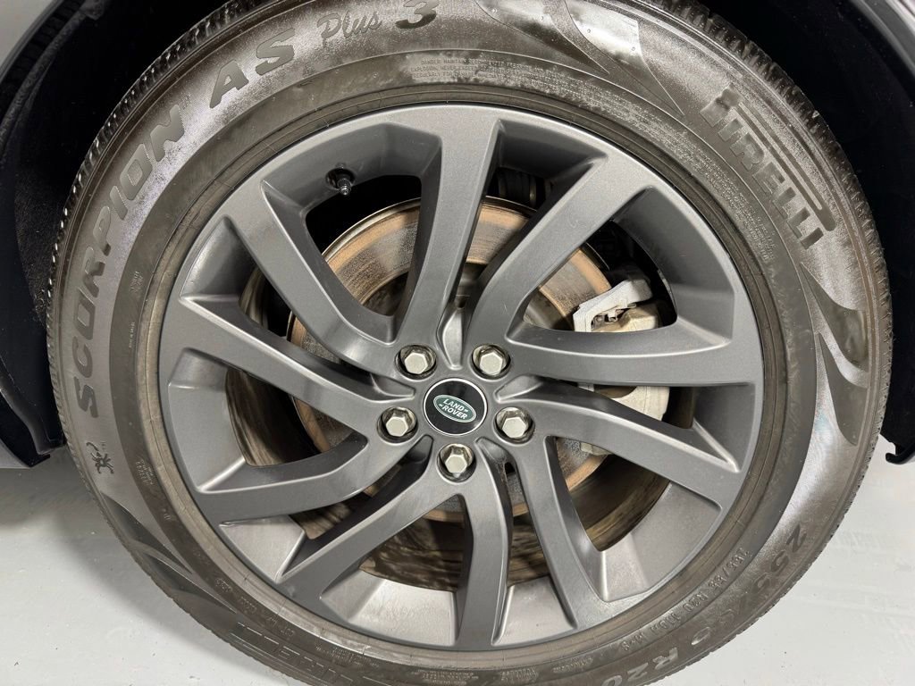Used 2021 Land Rover Discovery S R-Dynamic image 28