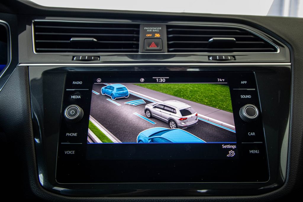 Used 2023 Volkswagen Tiguan SE R-Line image 41