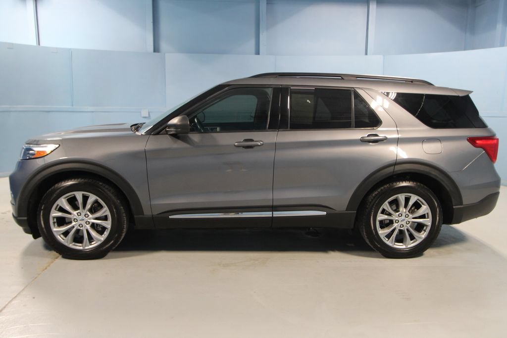 Used 2022 Ford Explorer XLT w/ Equipment Group 202A RWD image 30