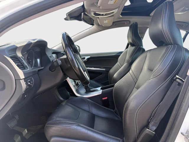Used 2018 Volvo S60 T5 Dynamic image 11