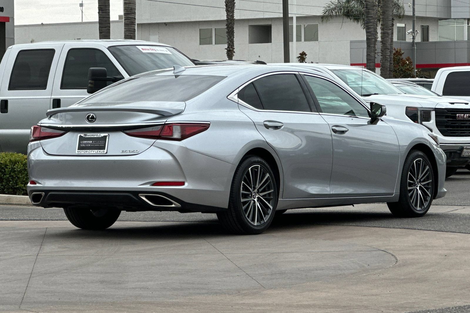 Certified 2023 Lexus ES 350 w/ Accessory Package (Z2) FWD image 4
