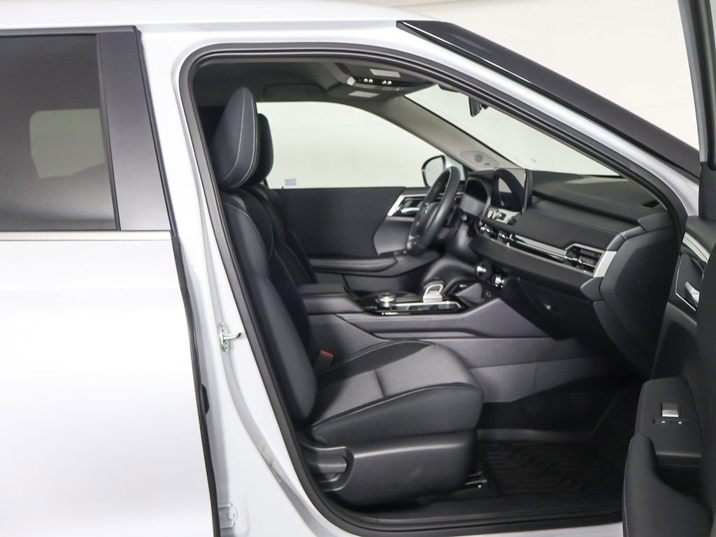 New 2026 Mitsubishi Outlander ES FWD image 29