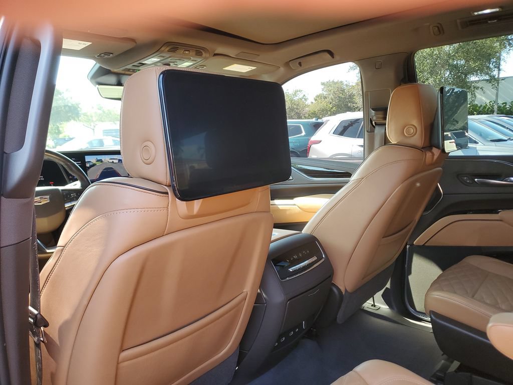 Used 2021 Cadillac Escalade Premium Luxury w/ Driver Assist Tech Package AWD/4WD image 15