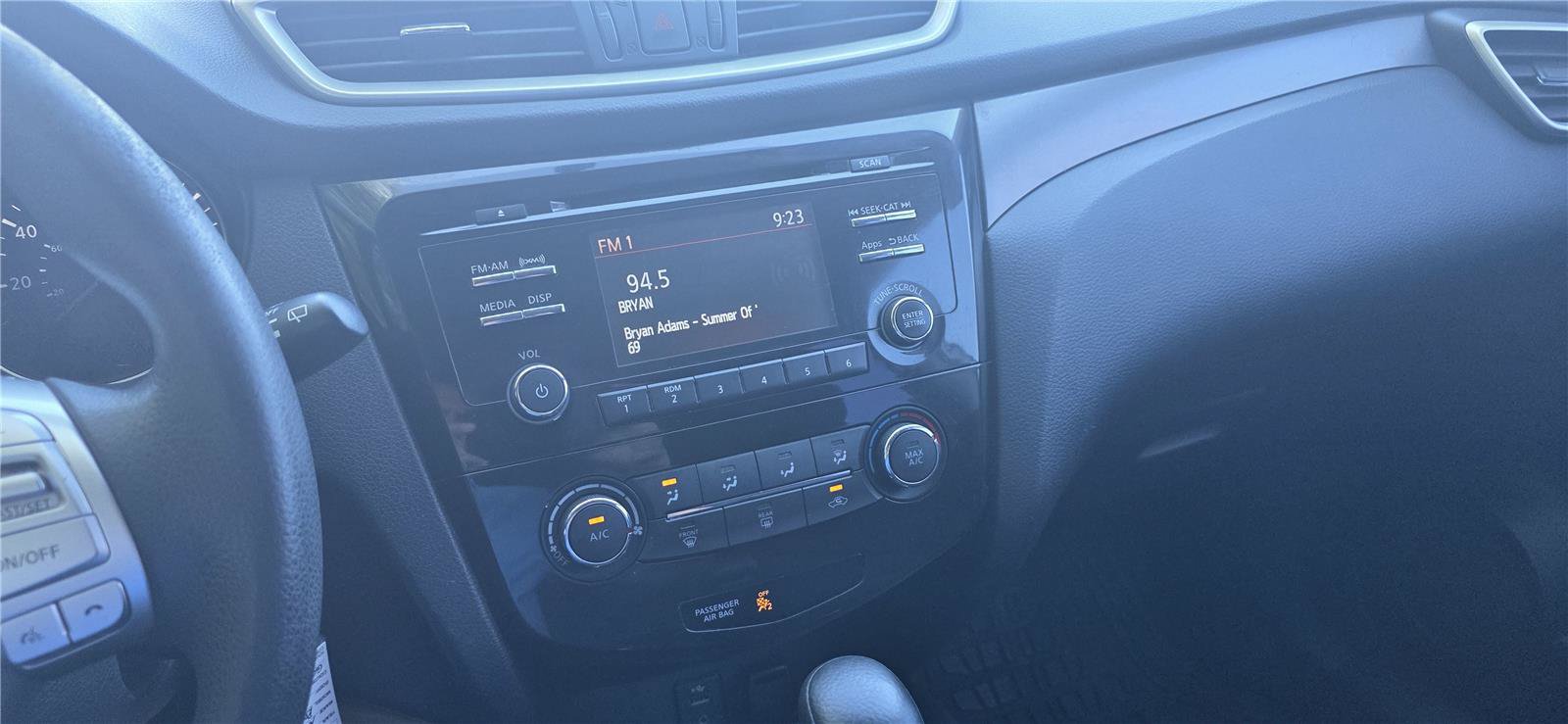 Used 2016 Nissan Rogue S FWD image 18