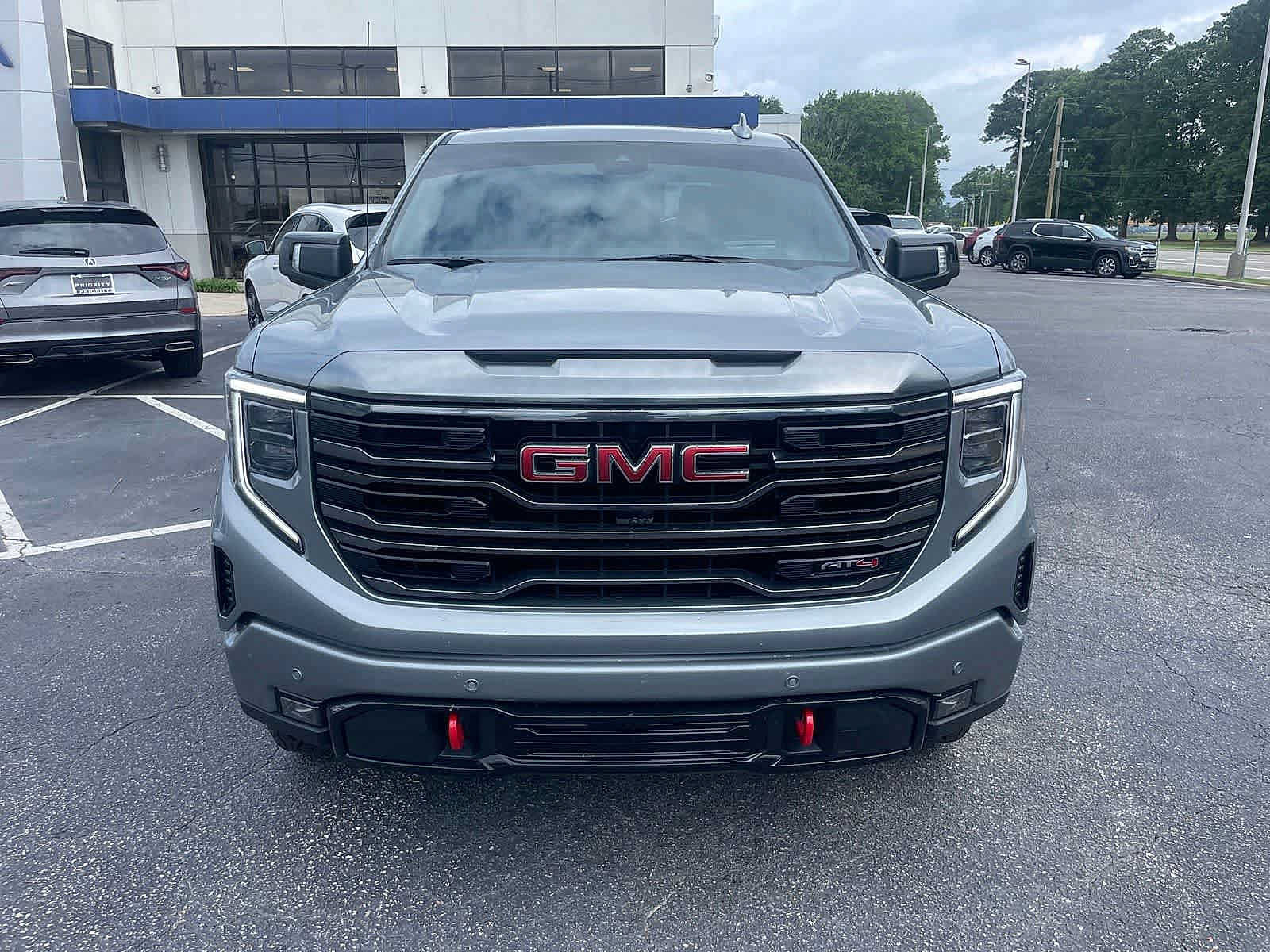 Used 2024 GMC Sierra 1500 AT4 w/ Technology Package AWD/4WD image 8
