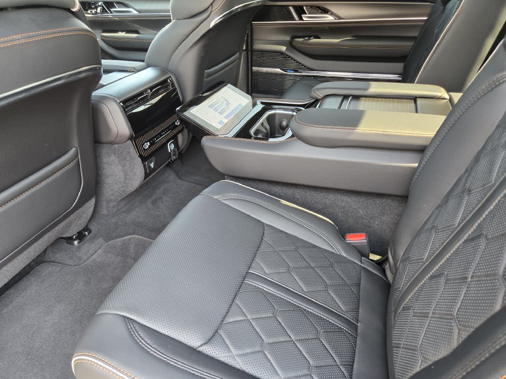 New 2026 Jeep Grand Wagoneer L Summit AWD/4WD image 21