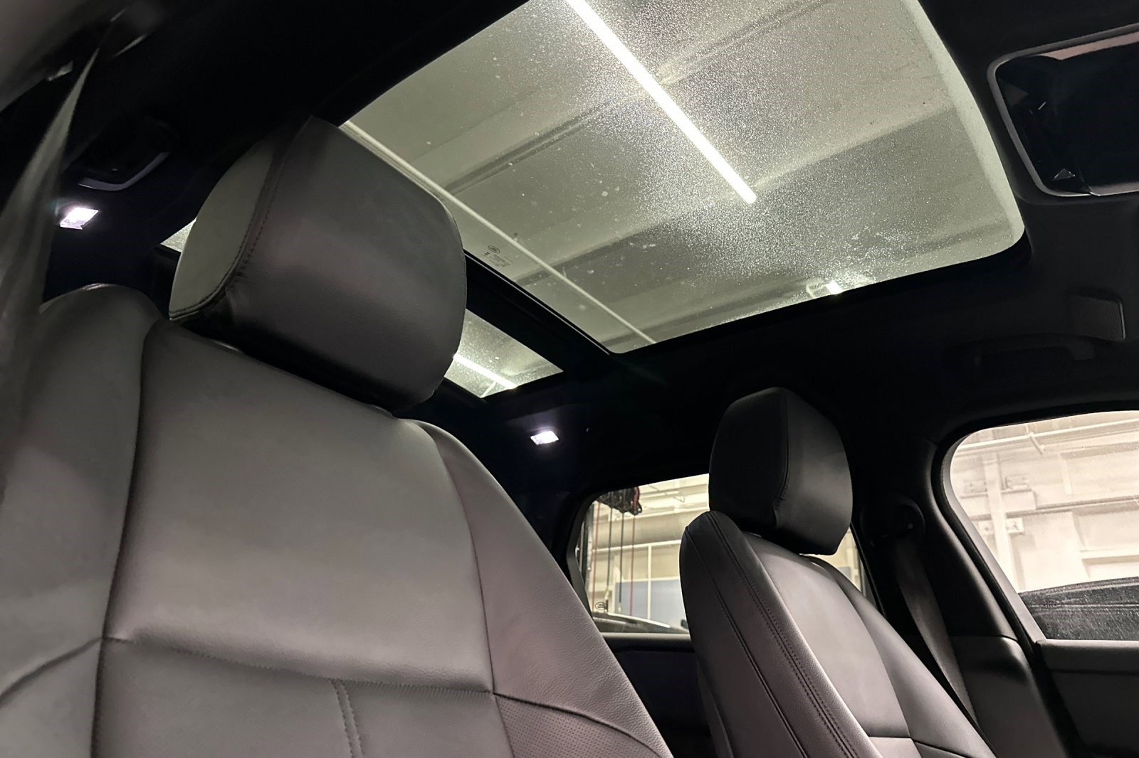 Used 2026 Land Rover Range Rover Velar Dynamic SE image 24