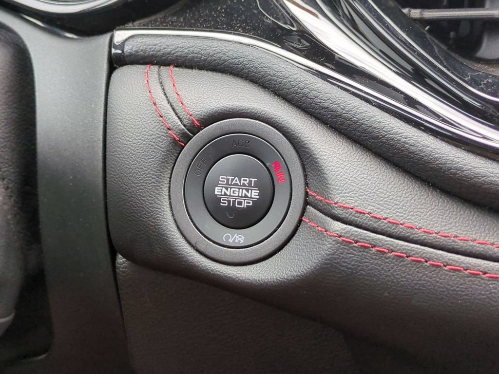 Used 2025 Dodge Durango GT RWD image 28