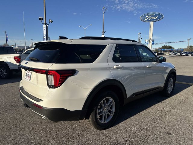 New 2026 Ford Explorer Active w/ Active Comfort Package RWD image 5