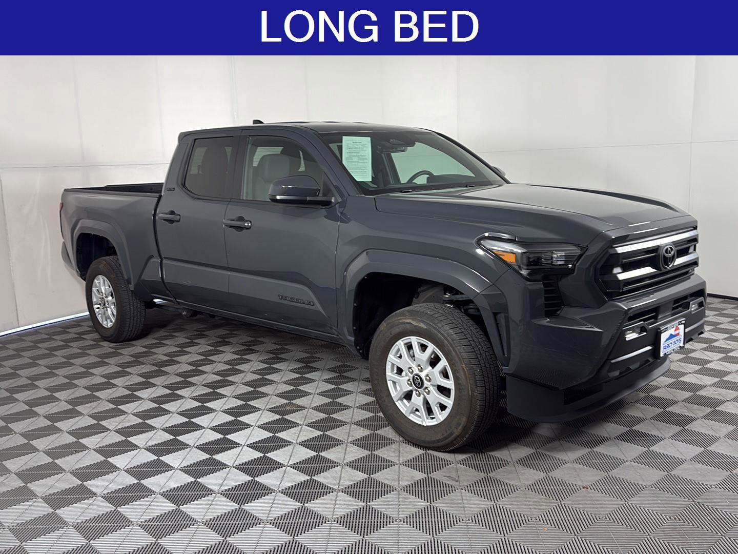 Used 2024 Toyota Tacoma SR5 AWD/4WD image 2
