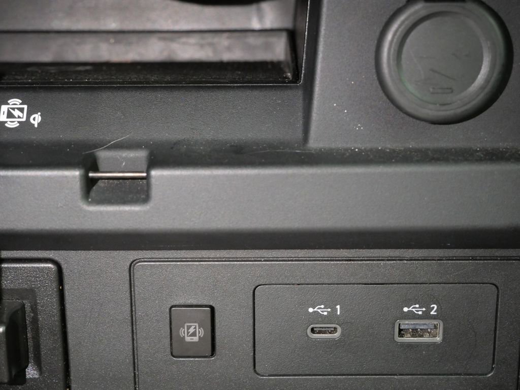 Used 2024 Nissan Armada SL w/ Captain's Chairs Package image 24