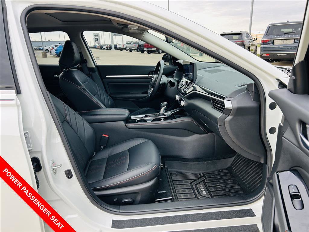 Used 2024 Nissan Altima 2.5 SR w/ SR Premium Package AWD/4WD image 29