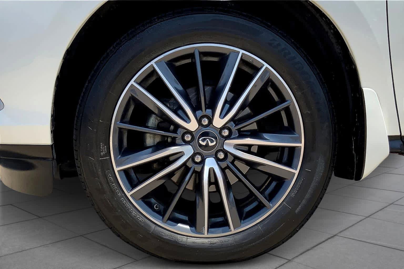 Used 2016 INFINITI QX60 Luxe w/ Deluxe Technology Package AWD/4WD image 11